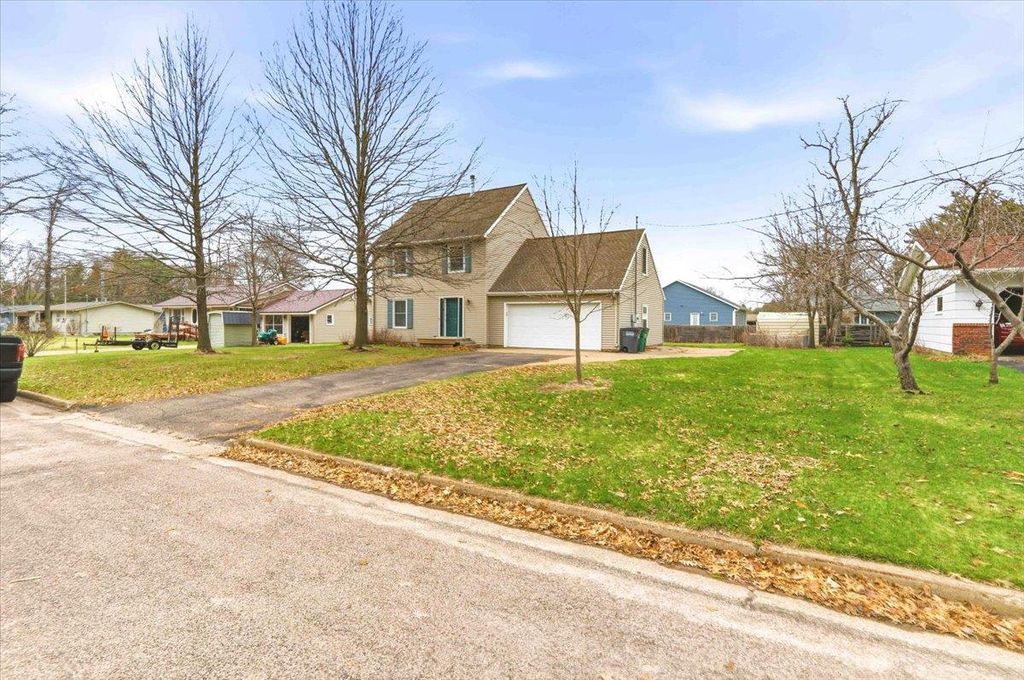 Photo of 465 Shady LANE, Wisconsin Rapids, WI 54494 (MLS # 22600702)