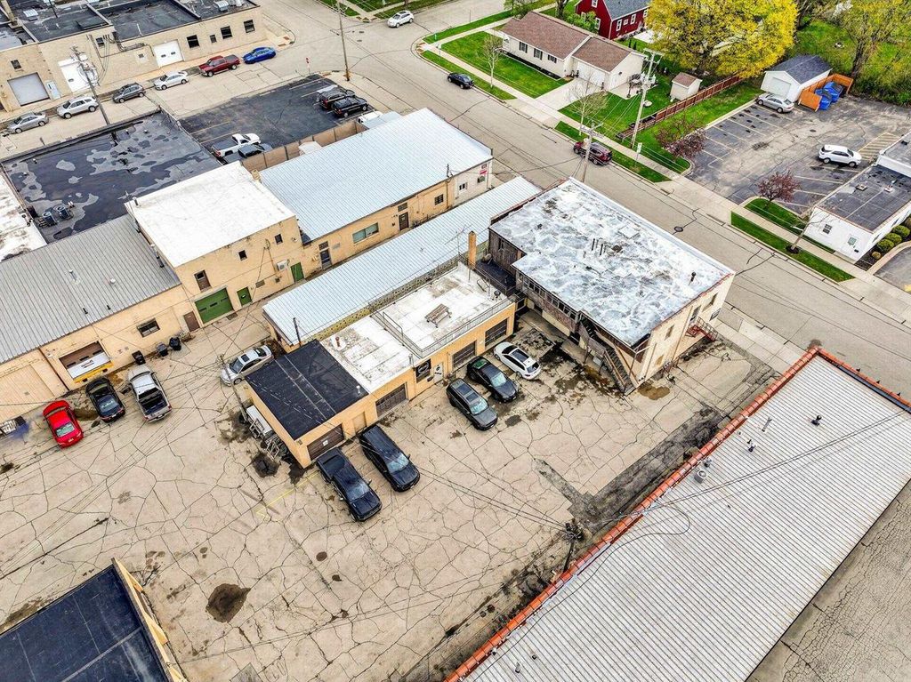 Photo of 121 N Douglas STREET, Appleton, WI 54914 (MLS # 50325500)