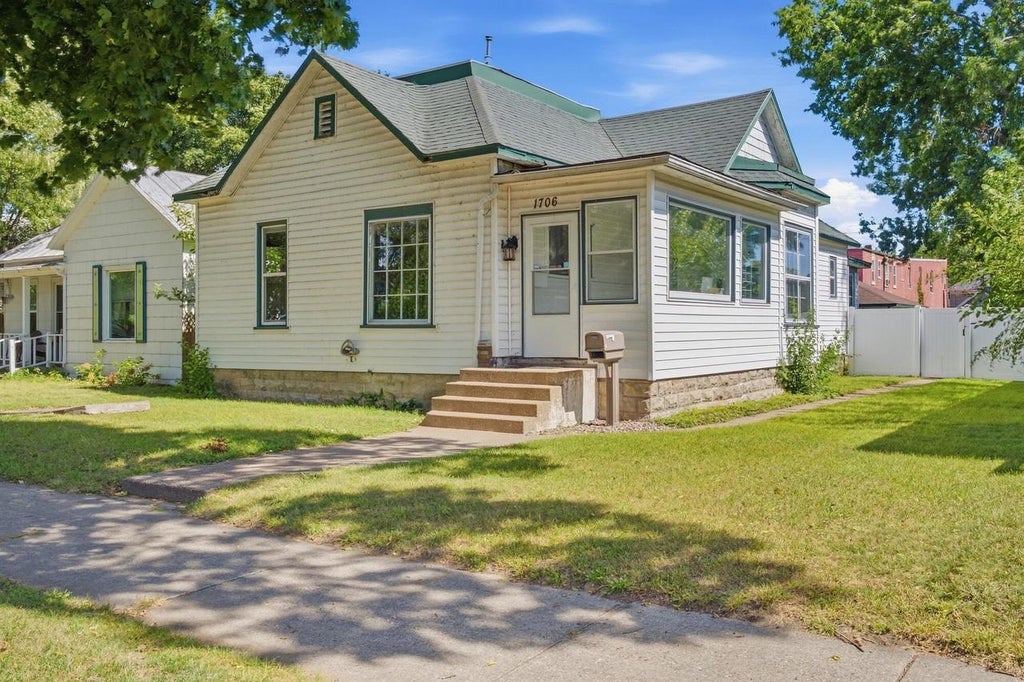 Photo of 1706 Kane STREET, La Crosse, WI 54603 (MLS # 1980441)