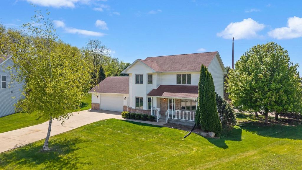 Photo of 311 Douglas COURT, Barneveld, WI 53507 (MLS # 2023481)