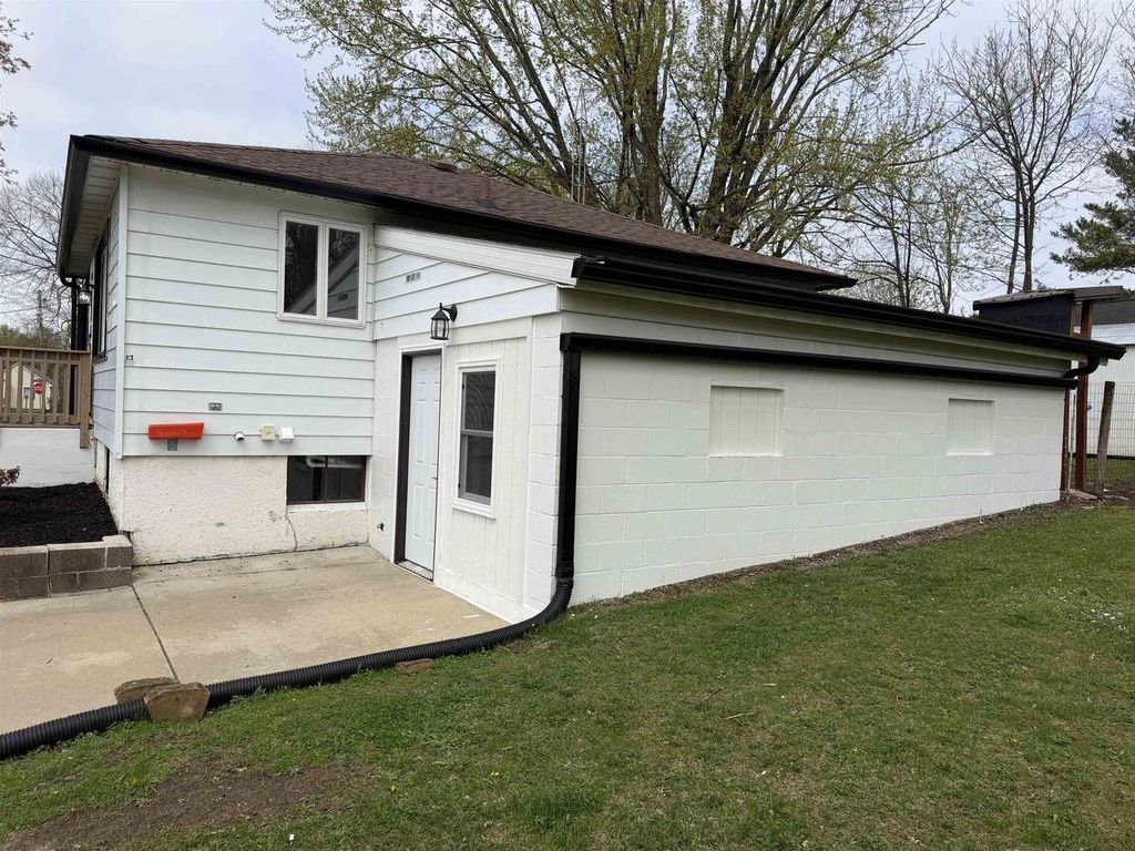 Photo of 735 Crescent STREET, Mauston, WI 53948 (MLS # 2021747)
