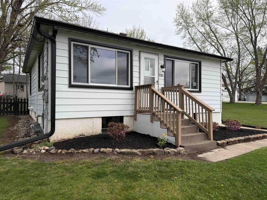 Photo of 735 Crescent STREET, Mauston, WI 53948 (MLS # 2021747)