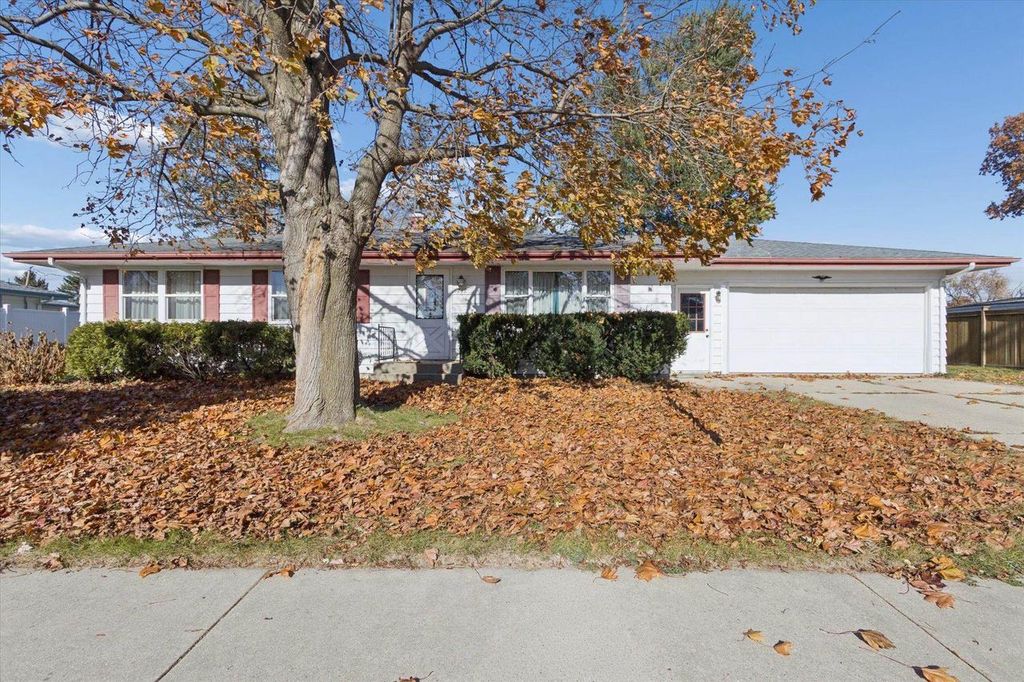 Photo of 242 W Burbank AVENUE, Janesville, WI 53546 (MLS # 2012421)