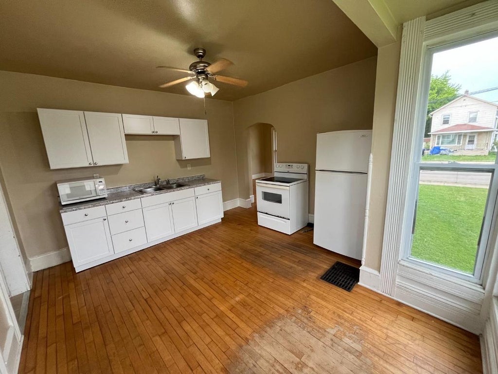 Photo of 802 S Memorial DRIVE, Appleton, WI 54911 (MLS # 50333873)