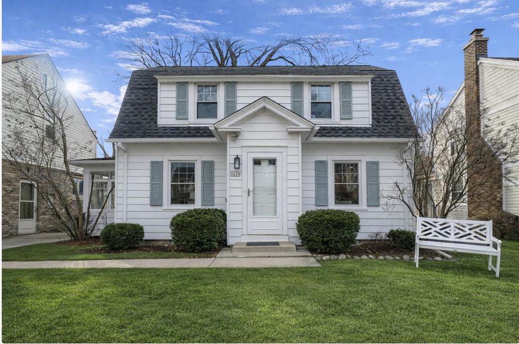 Photo of 5039 N Woodruff AVENUE, Whitefish Bay, WI 53217 (MLS # 1950411)