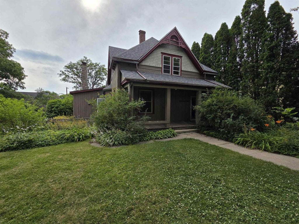 Photo of 212 S Fifth STREET, Mount Horeb, WI 53572 (MLS # 2028025)