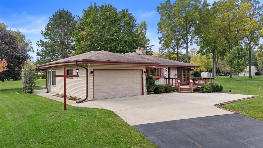Photo of 8011 Clinton LANE, Mount Pleasant, WI 53406 (MLS # 1984339)