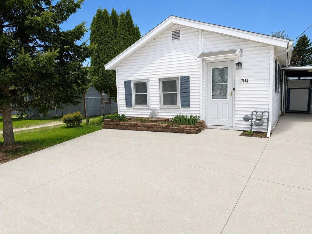 Photo of 2114 S Park AVENUE, Beloit, WI 53511 (MLS # 2023720)