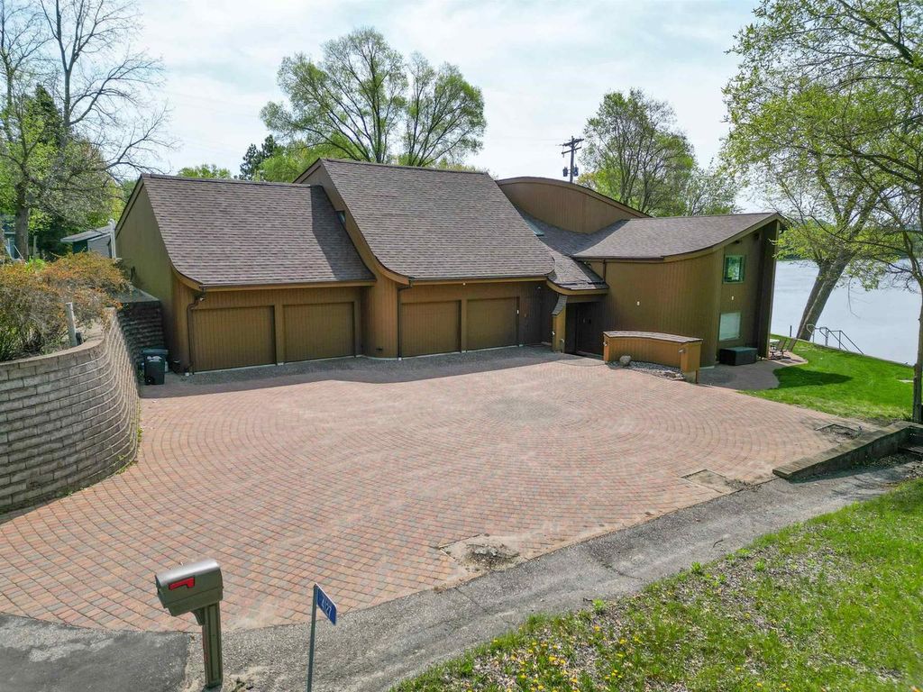 Photo of 4127 Kammel ROAD, La Crosse, WI 54601 (MLS # 2016661)