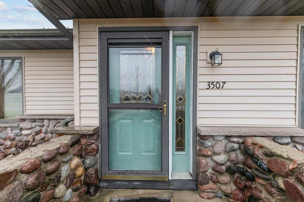 Photo of 3507 W 20th AVENUE, Oshkosh, WI 54904 (MLS # 50323534)