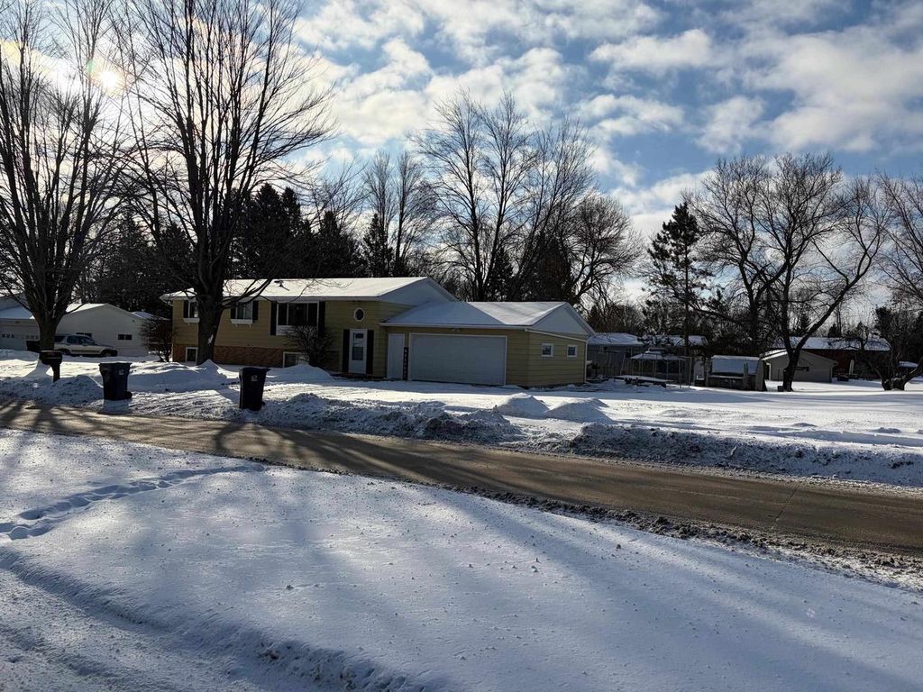 Photo of 1112 E Mc Millan STREET, Marshfield, WI 54449 (MLS # 22600780)