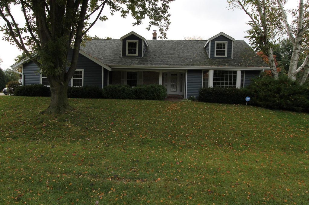 Photo of 1306 Carlin COURT, Burlington, WI 53105 (MLS # 1984798)