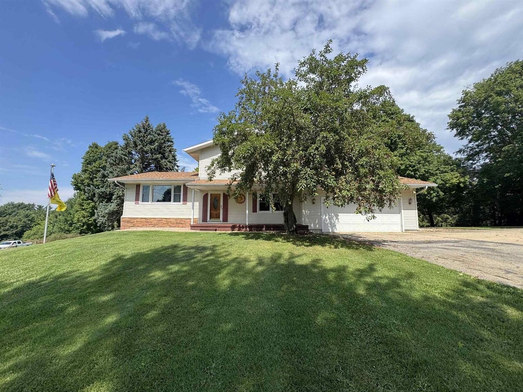 Photo of W5642 Rolling Acres LANE, Monroe, WI 53566 (MLS # 2032198)
