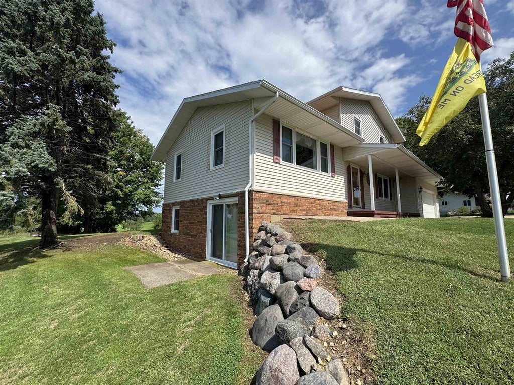 Photo of W5642 Rolling Acres LANE, Monroe, WI 53566 (MLS # 2032198)