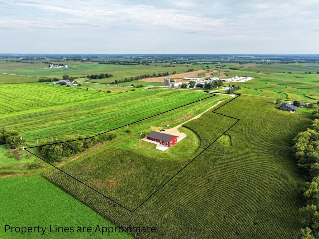 Photo of W450 Elmer ROAD, Brooklyn, WI 53521 (MLS # 2032729)