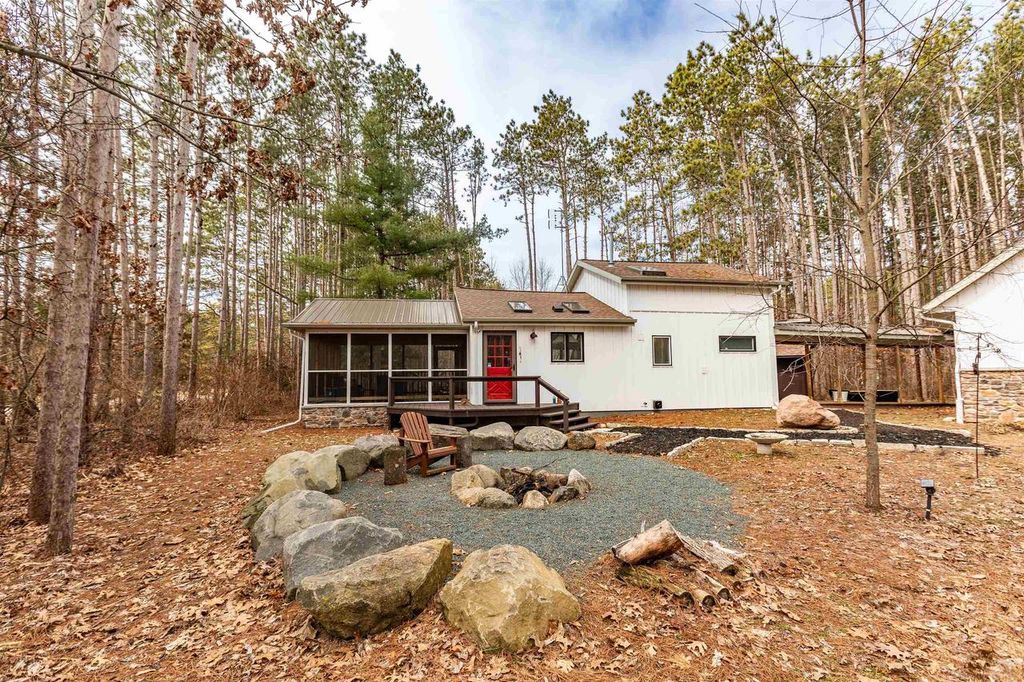 Photo of E3988 Martal WAY, Spring Green, WI 53588 (MLS # 2018252)