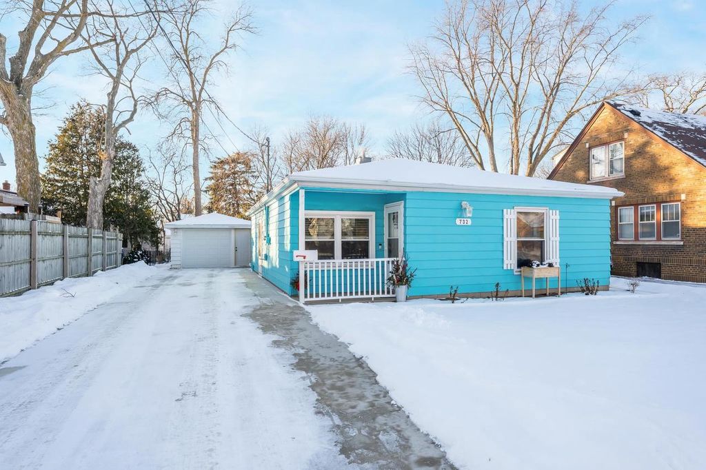 Photo of 732 Manitowoc STREET, Menasha, WI 54952 (MLS # 50319673)