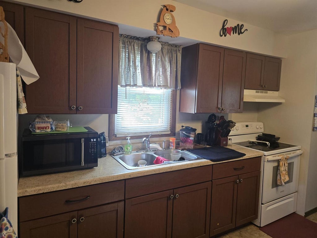 Photo of 215 N Oxford STREET, Wautoma, WI 54982 (MLS # 50327443)