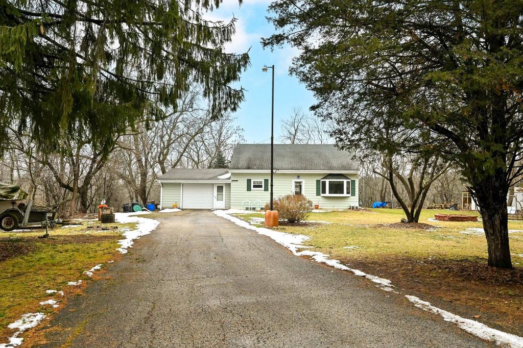 Photo of 1601 Highland AVENUE, Hubertus, WI 53033 (MLS # 1946757)