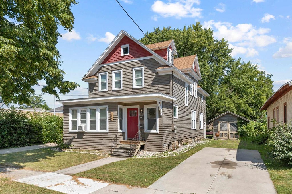 Photo of 120 E Pacific STREET, Appleton, WI 54911 (MLS # 50330070)