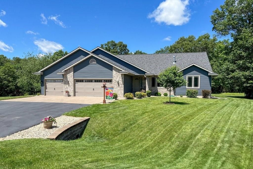 Photo of 10522 24th AVENUE, Eau Claire, WI 54703 (MLS # 1599237)