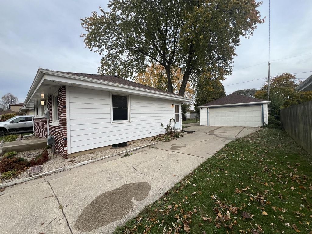 Photo of 5610 S Hately AVENUE, Cudahy, WI 53110 (MLS # 1942145)
