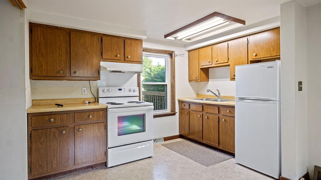 Photo of 2220 Valley View Place, Eau Claire, WI 54703 (MLS # 1601571)