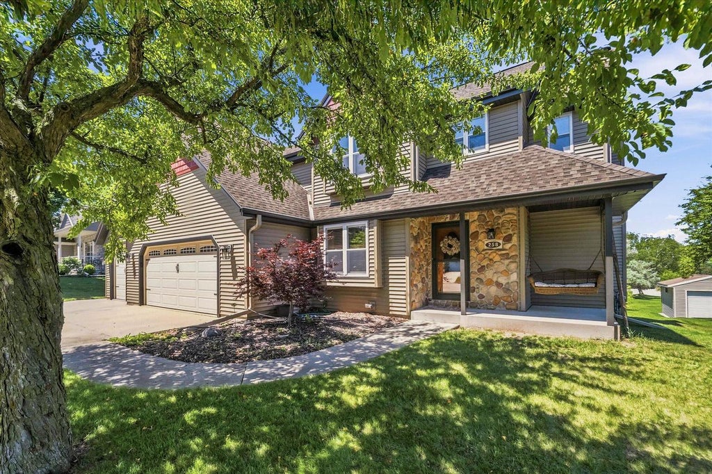 Photo of 258 Clover LANE, Fredonia, WI 53021 (MLS # 1979134)