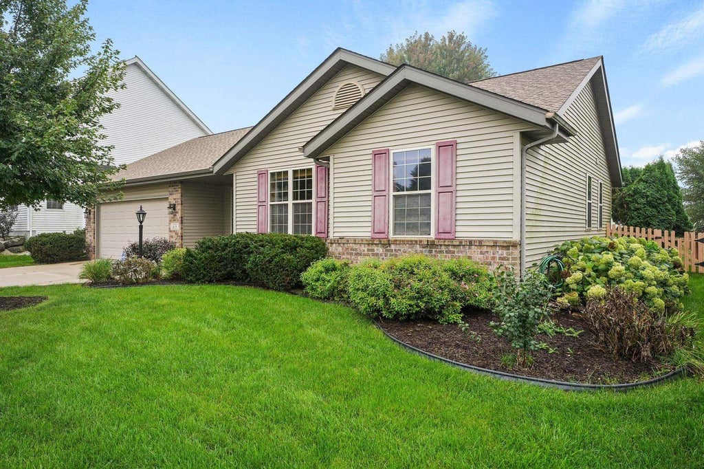 Photo of 418 East Hill PARKWAY, Madison, WI 53718 (MLS # 2030112)