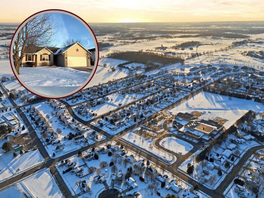 Photo of 564 S Burr Oak AVENUE, Oregon, WI 53575 (MLS # 2016024)