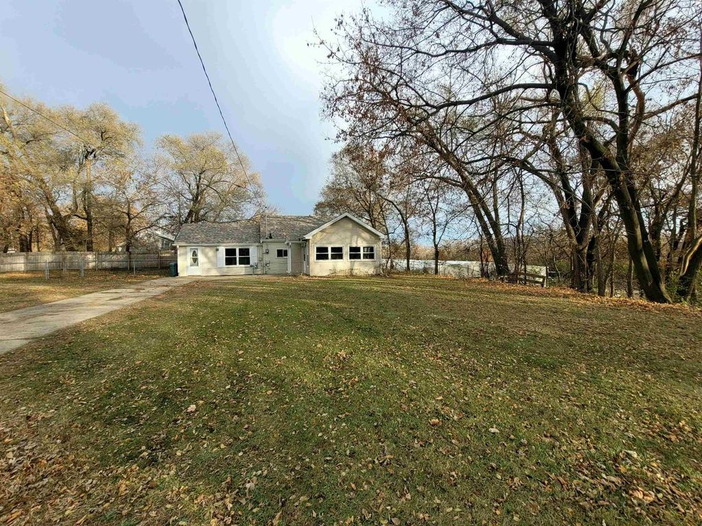 Photo of 1517 Vine STREET, Beloit, WI 53511 (MLS # 2012623)