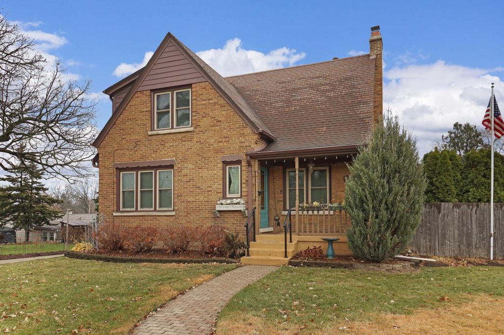 Photo of 7619 49th AVENUE, Kenosha, WI 53142 (MLS # 1939561)