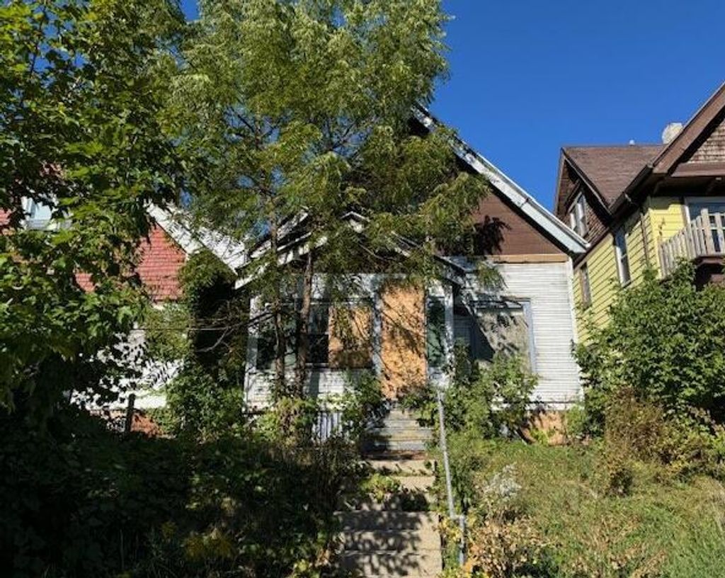 Photo of 3179 N 14th STREET, Milwaukee, WI 53206 (MLS # 1947219)