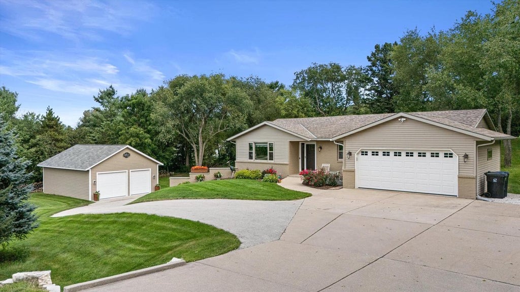 Photo of W255S6620 Oakdale DRIVE, Waukesha, WI 53189 (MLS # 1980607)
