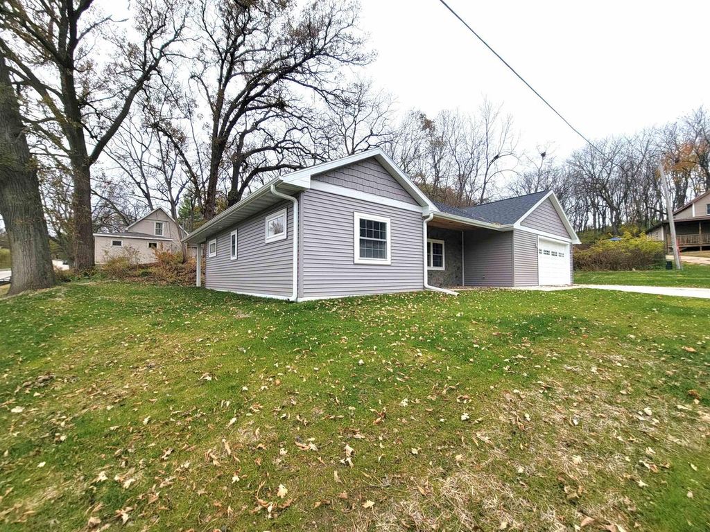 Photo of 810 Galena STREET, Darlington, WI 53530 (MLS # 2011935)