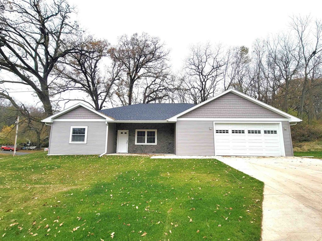 Photo of 810 Galena STREET, Darlington, WI 53530 (MLS # 2011935)