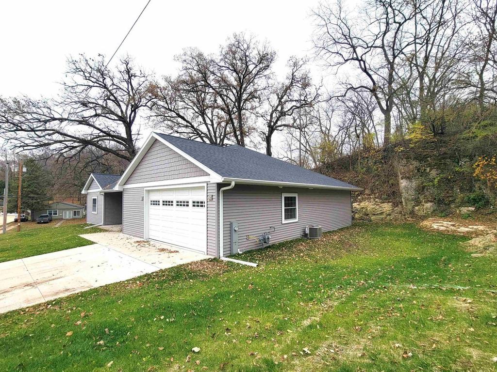 Photo of 810 Galena STREET, Darlington, WI 53530 (MLS # 2011935)