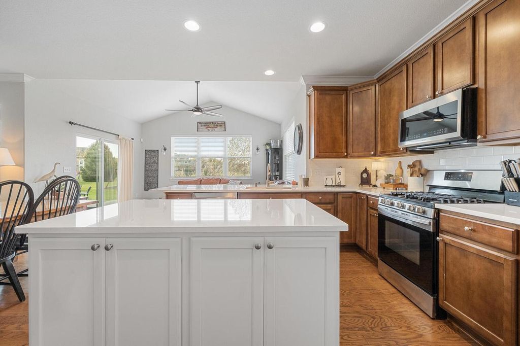 Photo of N42W22833 Beacon COURT, Pewaukee, WI 53072 (MLS # 1944473)