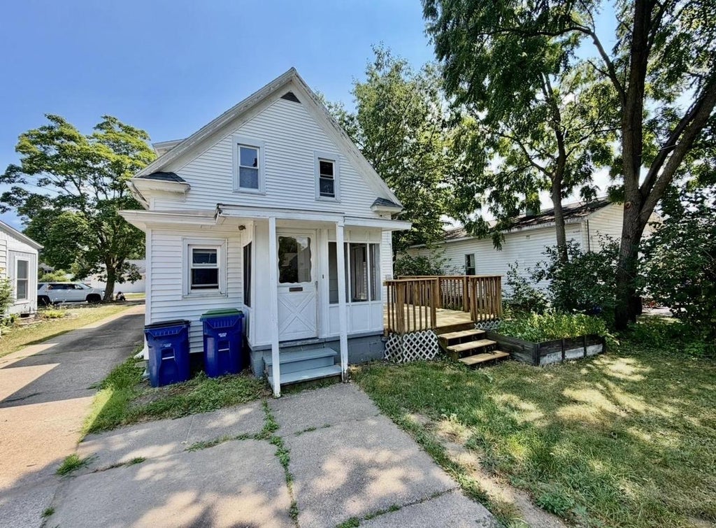 Photo of 1914 Emerson STREET, Wausau, WI 54403 (MLS # 22603611)