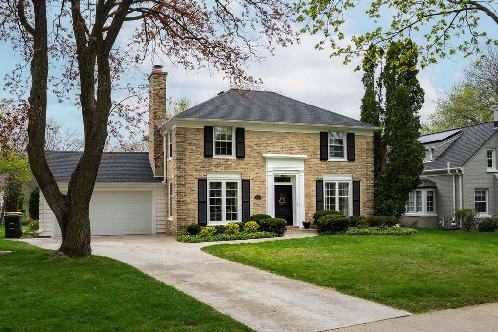 Photo of 9727 Harding BOULEVARD, Milwaukee, WI 53226 (MLS # 1957280)