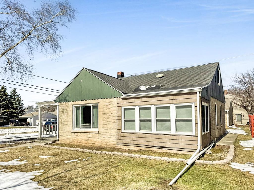 Photo of 602 E Glendale AVENUE, Appleton, WI 54911 (MLS # 50322814)