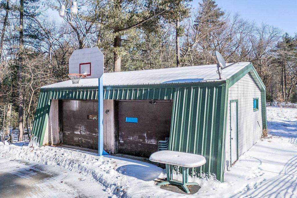 Photo of N2146 Robe ROAD, New London, WI 54961 (MLS # 50320379)