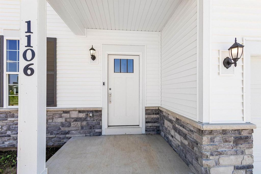 Photo of 2809 Alpine RUN #79, Stoughton, WI 53589 (MLS # 2014821)