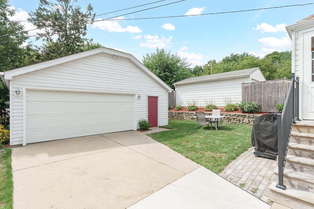 Photo of 1329 N 70th STREET, Wauwatosa, WI 53213 (MLS # 1975183)