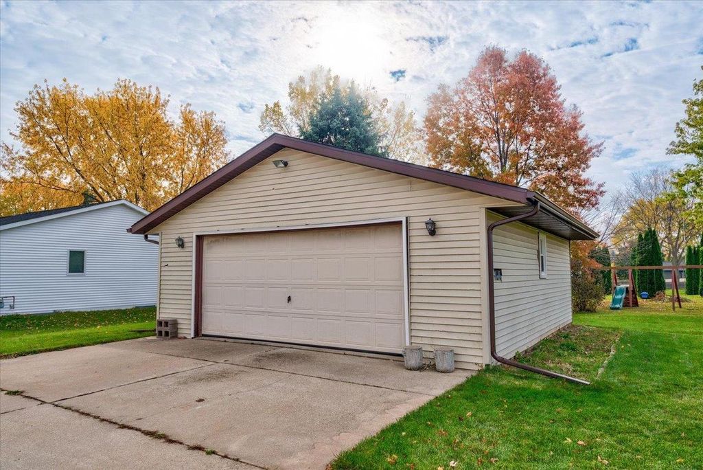 Photo of 90 E Countryside DRIVE, Evansville, WI 53536 (MLS # 2015717)
