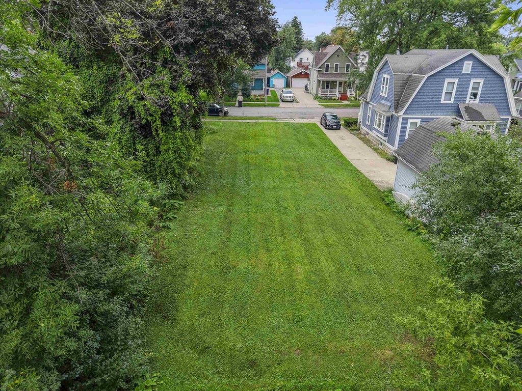 Photo of 409 E Spring STREET, Appleton, WI 54911 (MLS # 50333868)