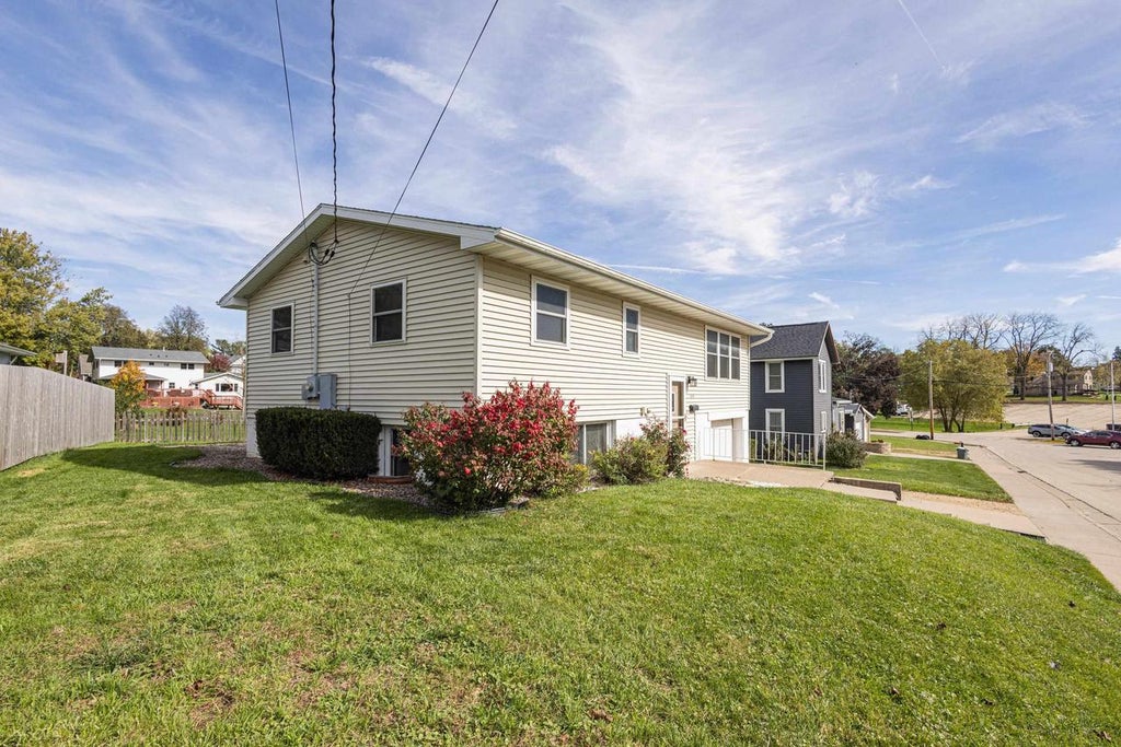 Photo of 340 E Lewis STREET, Platteville, WI 53818 (MLS # 2035024)
