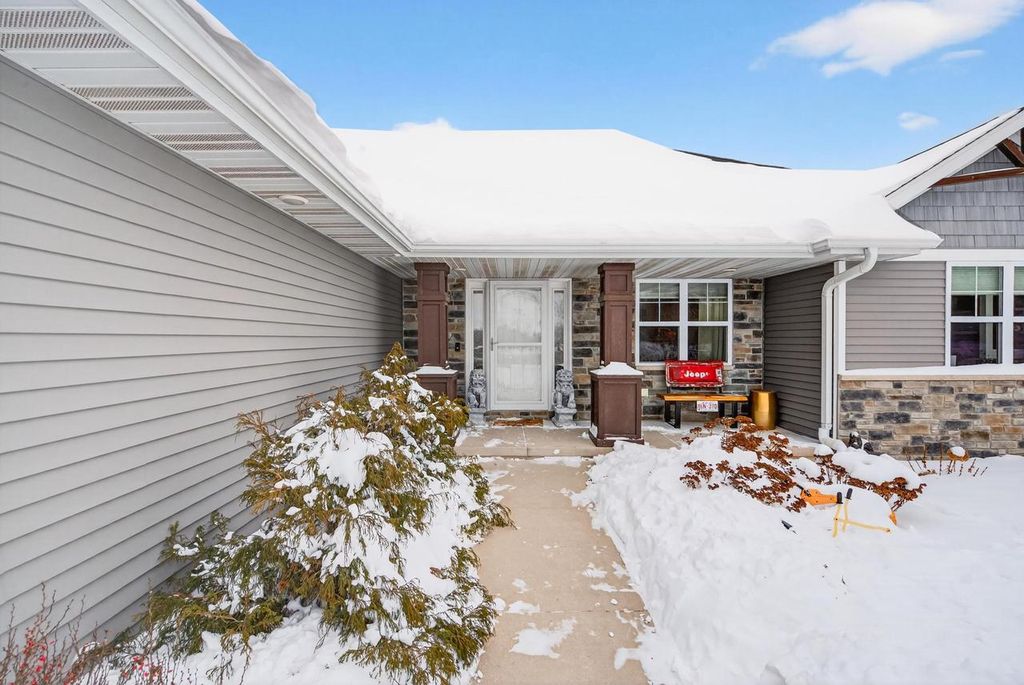 Photo of 2226 Laddie TRAIL, De Pere, WI 54115 (MLS # 50319151)