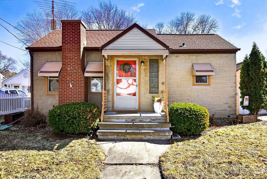 Photo of 1108 N Gillett STREET, Appleton, WI 54914 (MLS # 50322283)