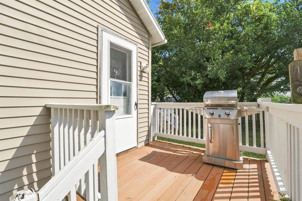 Photo of 117 W Custer AVENUE, Oshkosh, WI 54901 (MLS # 50332138)